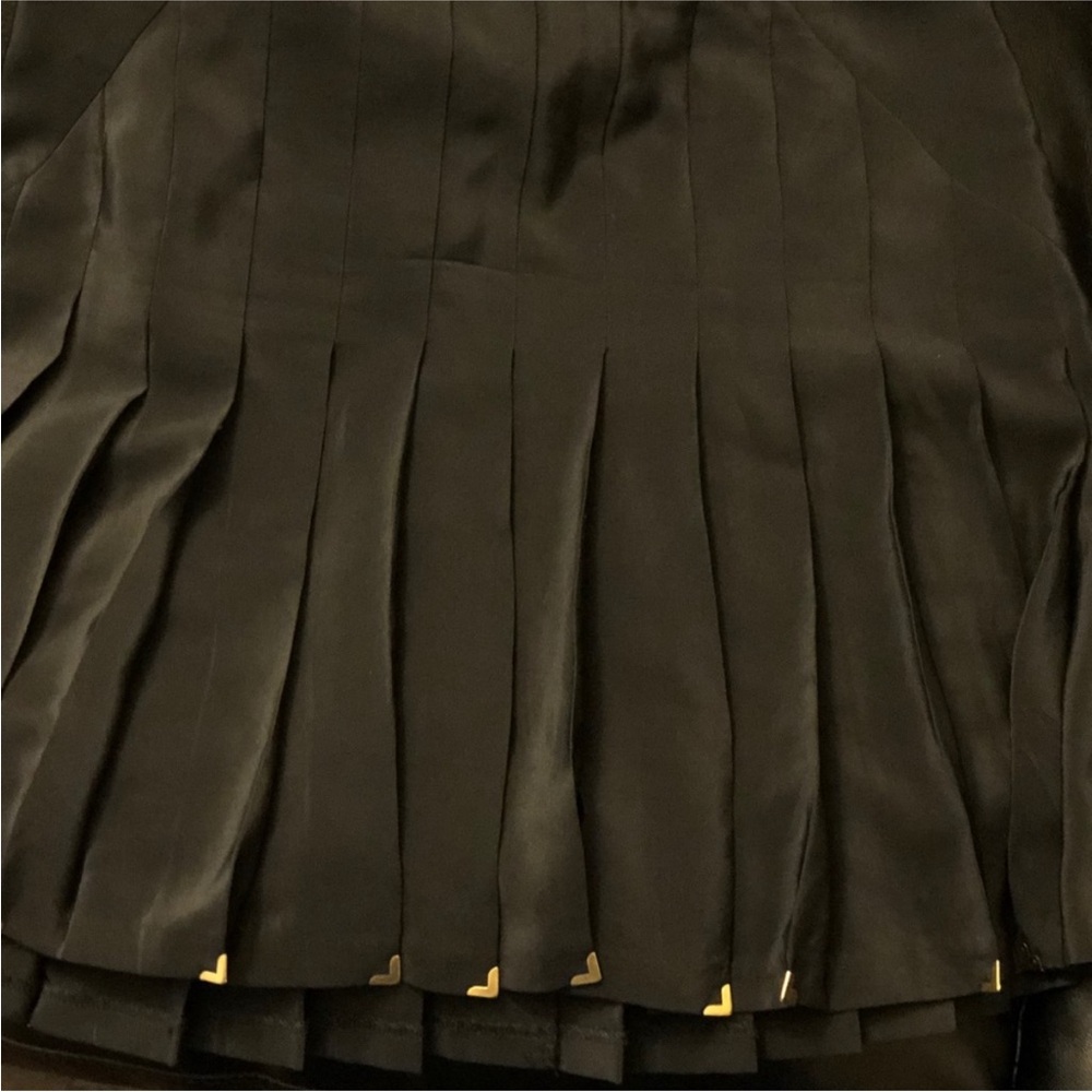 Versace x H&M Elegant Black Pleated Skirt - Picture 2 of 3